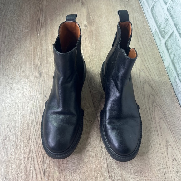 Coach Chelsea Boot - Picture 2 of 9